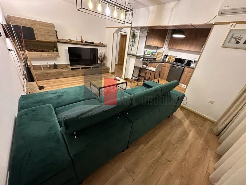 Trei camere lux, zona linistita, metrou, mobilat, utilat, parcare.